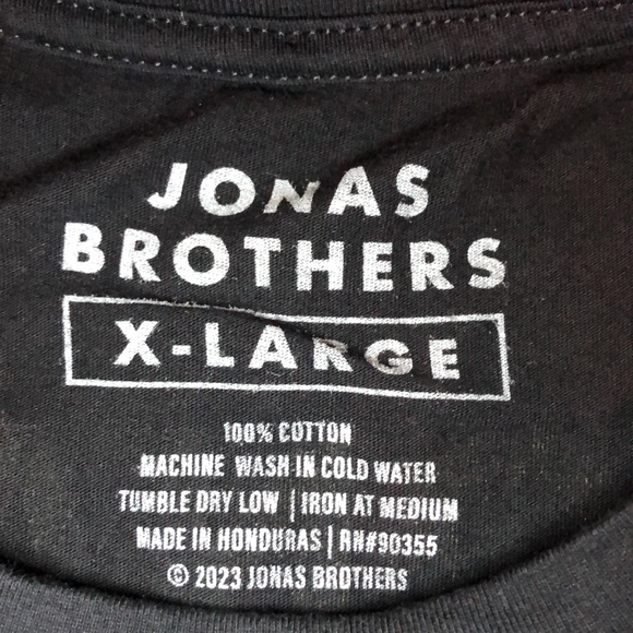 Jonas Brothers 2023 Five Albums One Night Concert Tour Tee Shirt 🦃SALE 🦃 - Picture 5 of 11